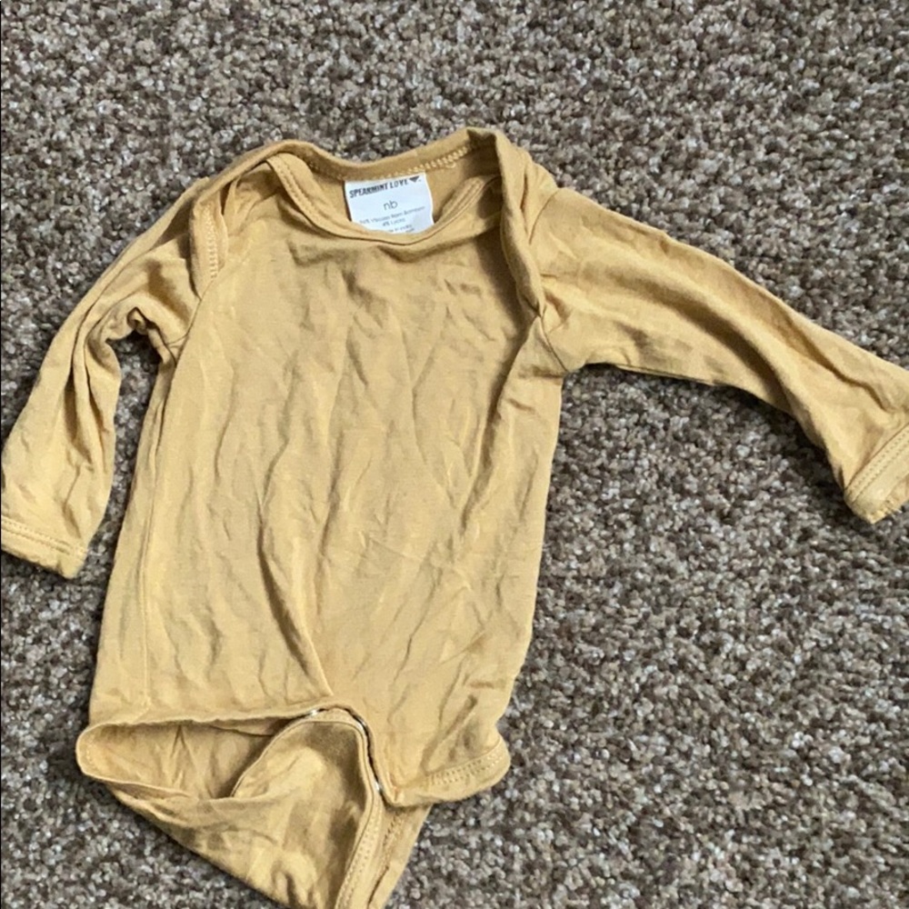 Long sleeve newborn bodysuit